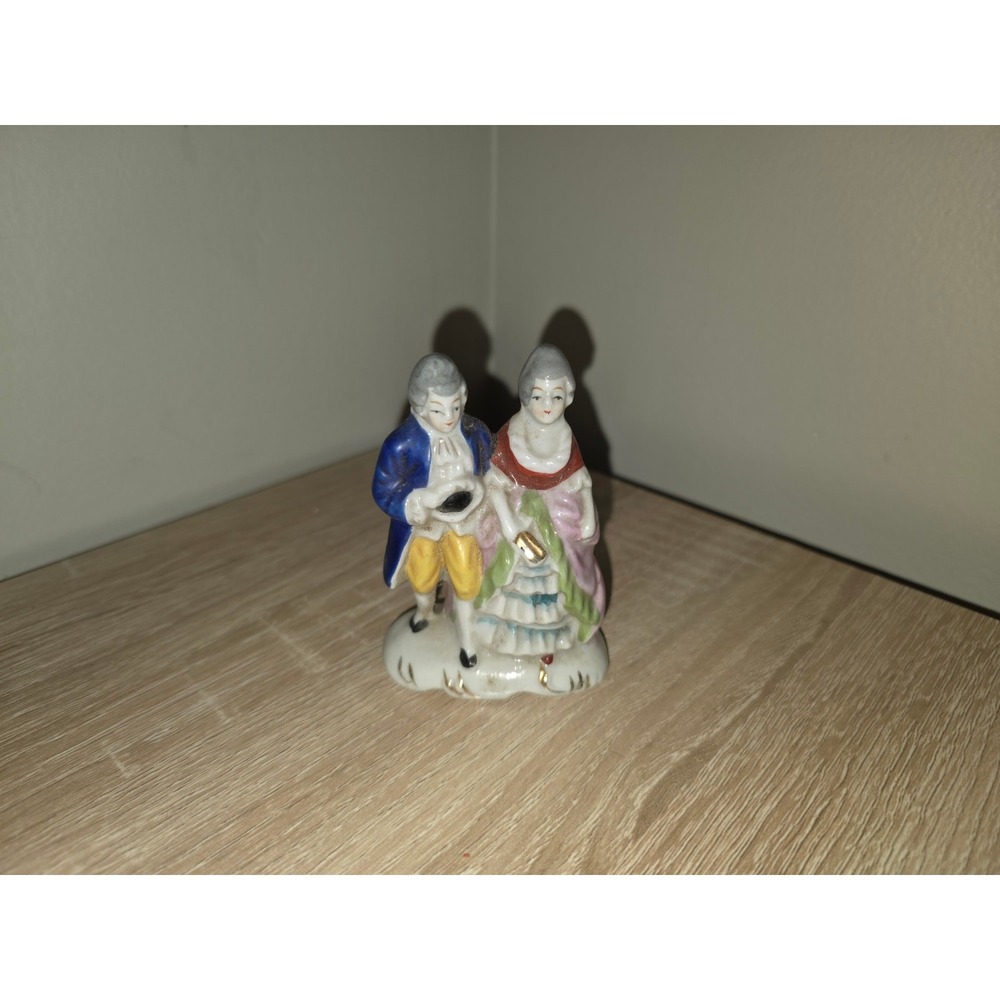 Vintage‎ Made in Occupied Japan Porcelain Colonial Couple Figurine Blue Pink